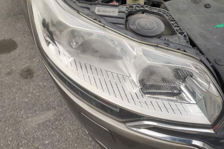 Used Citroen C5 2013 2.3L Automatic Zunyu Model Right Front Headlight
