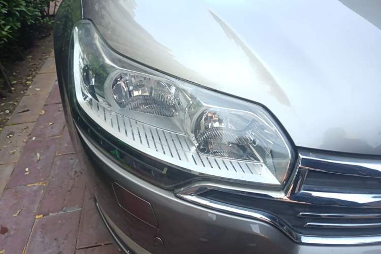 Used Citroen C5 2013 2.0L Automatic Yue Shang Edition Right Front Headlight