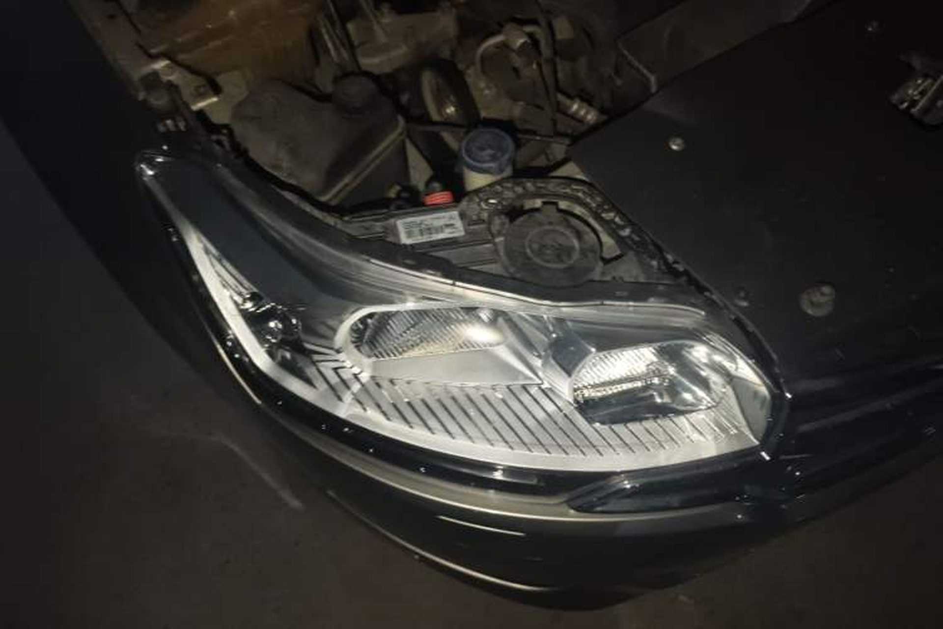 Used Citroen C5 2013 2.0L Automatic Luxury Model Right Front Headlight
