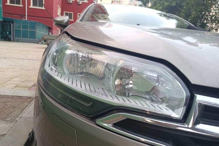 Used Citroen C5 2013 2.3L Automatic Zunyu Model Right Front Headlight
