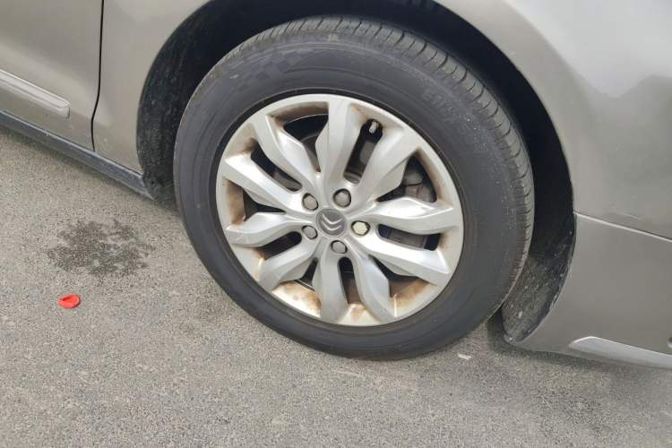 Used Citroen C5 2013 2.3L Automatic Enjoyment Model Right Front Wheel Hub