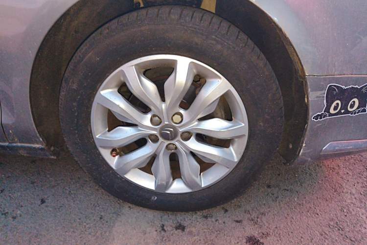 Used Citroen C5 2013 2.3L Automatic Zunyu Model Right Front Wheel Hub