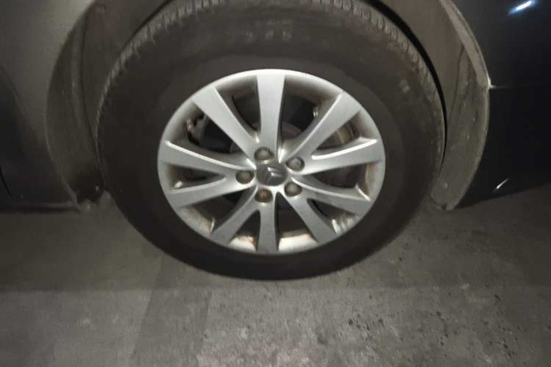 Used Citroen C5 2013 2.0L Automatic Luxury Model Right Front Wheel Hub