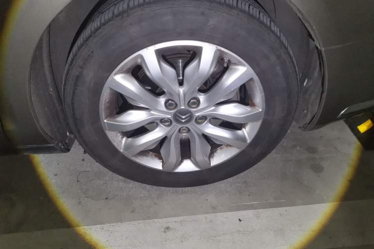 Used Citroen C5 2013 2.3L Automatic Zunyu Model Right Front Wheel Hub