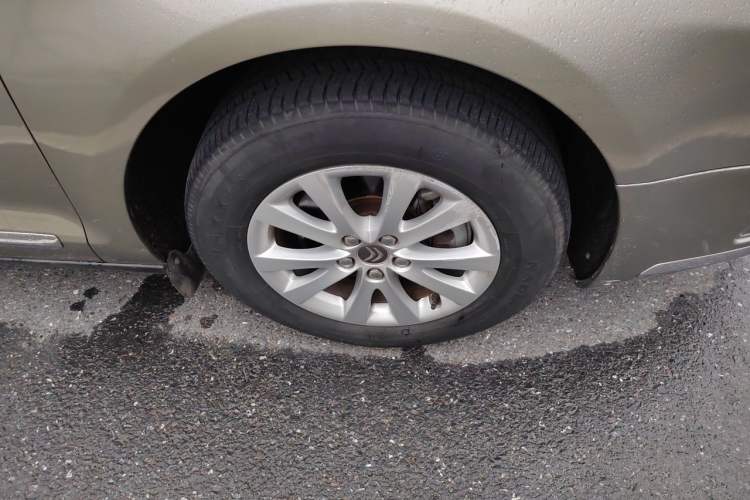 Used Citroen C5 2013 2.0L Automatic Luxury Model Right Front Wheel Hub