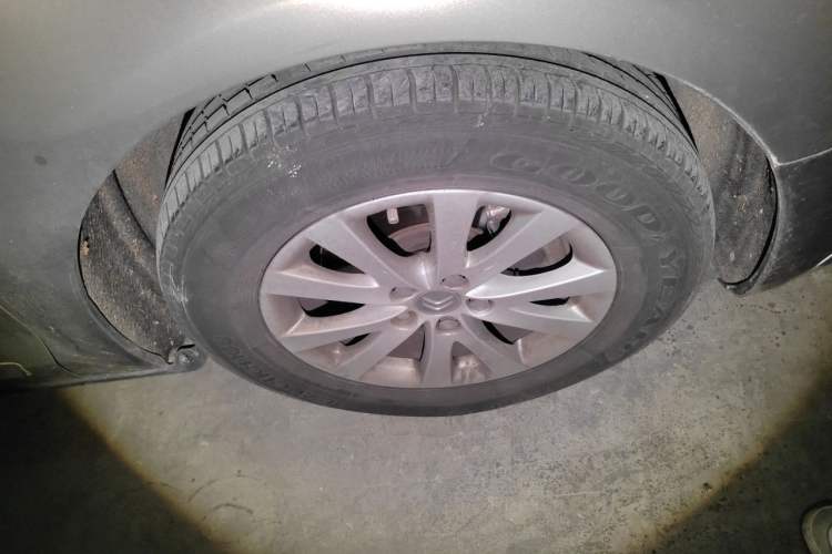 Used Citroen C5 2013 2.0L Automatic Luxury Model Right Front Wheel Hub