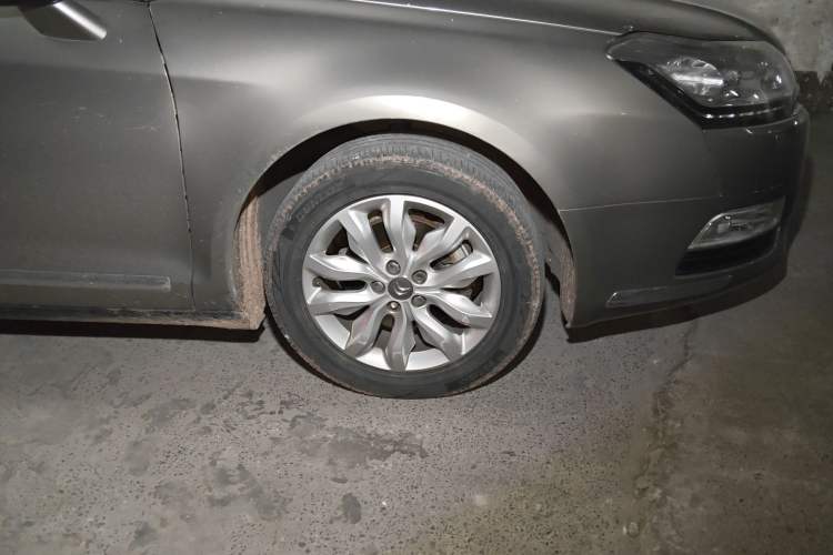 Used Citroen C5 2013 2.3L Automatic Prestige Edition Right Front Wheel Hub