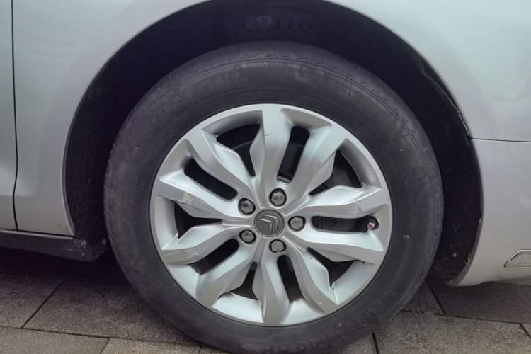 Used Citroen C5 2013 2.3L Automatic Zunyu Model Right Rear Wheel Hub