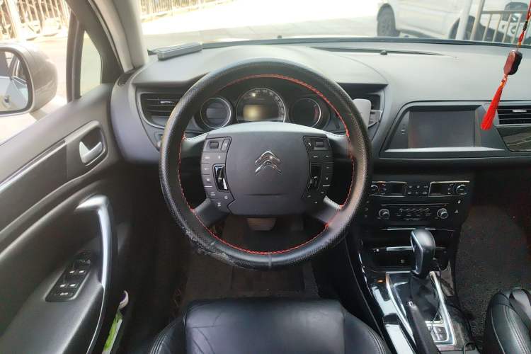Used Citroen C5 2013 2.0L Automatic Luxury Model Steering Wheel