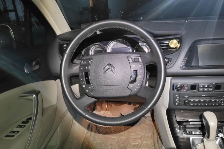 Used Citroen C5 2013 2.0L Automatic Luxury Model Steering Wheel