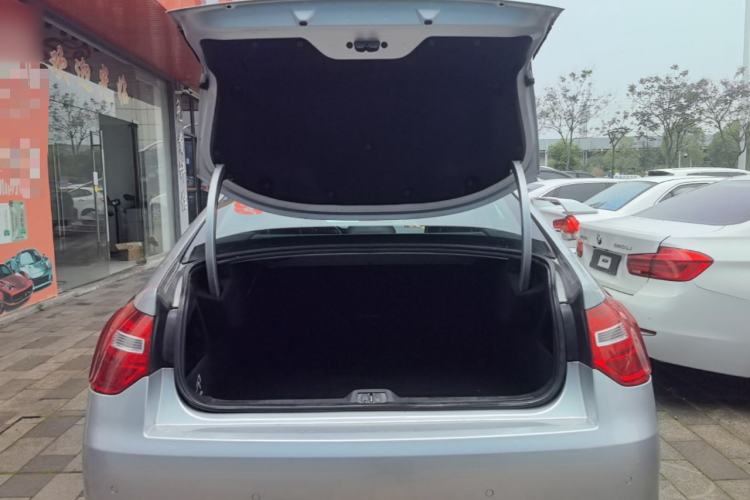 Used Citroen C5 2013 2.3L Automatic Zunyu Model Trunk