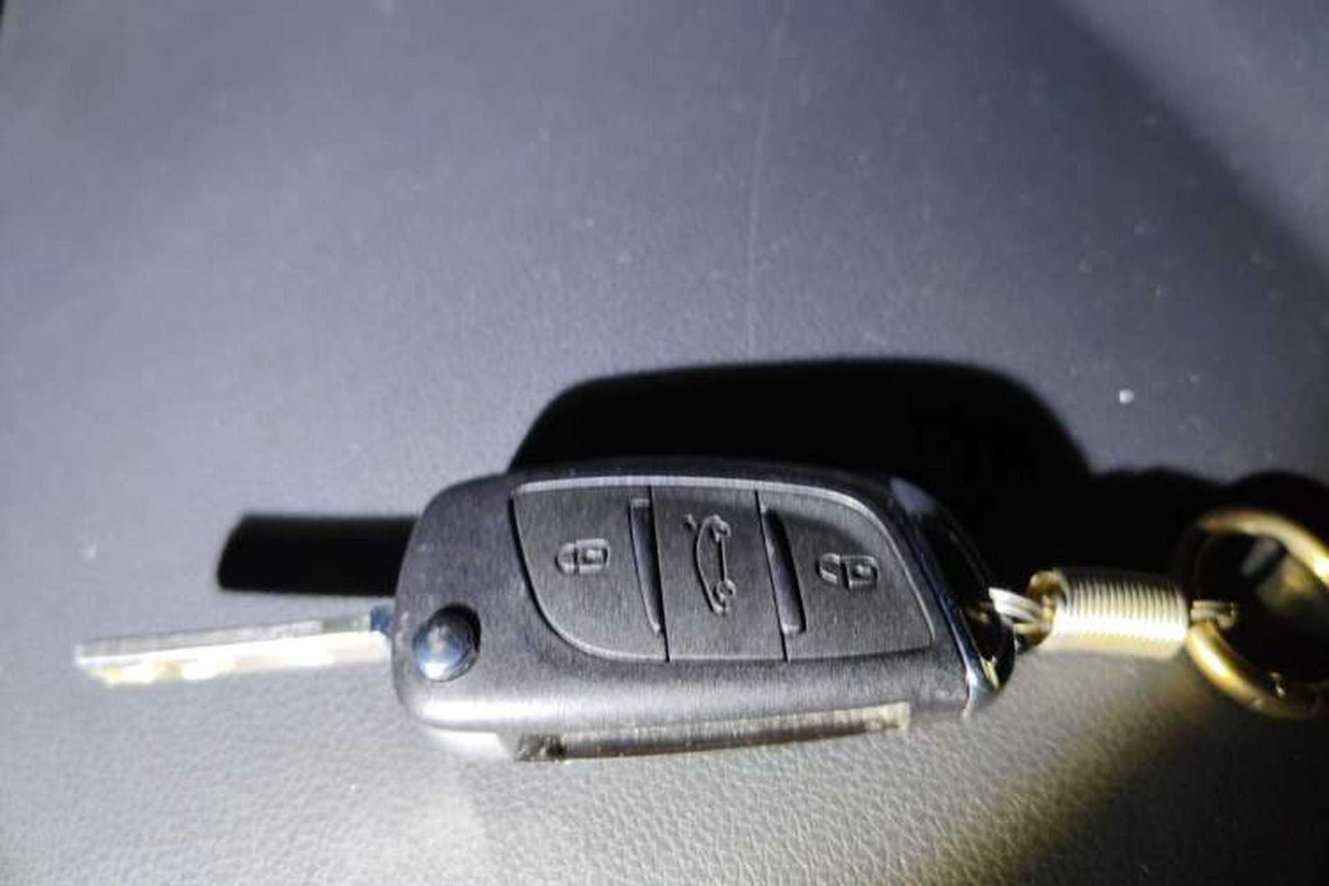 Used Citroen C5 2013 2.0L Automatic Luxury Model Vehicle Key