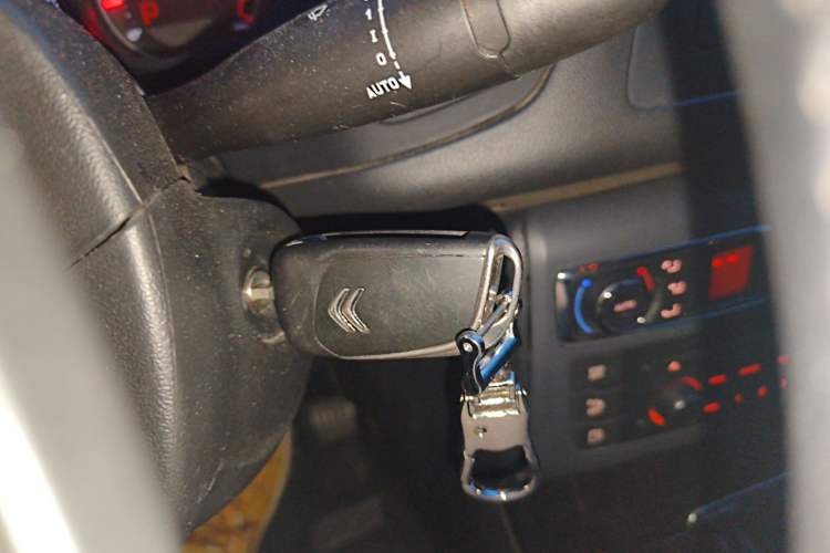 Used Citroen C5 2013 2.3L Automatic Zunyu Model Vehicle Key