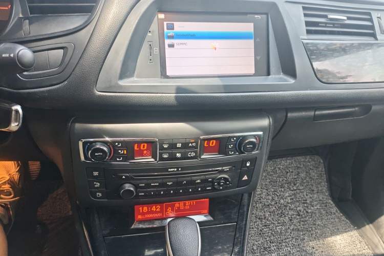 Used Citroen C5 2013 2.0L Automatic Luxury Model Audio And AC Panel