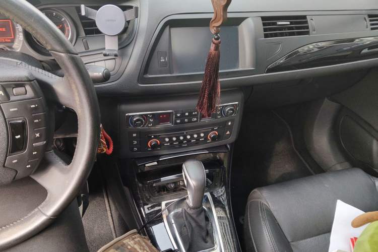 Used Citroen C5 2013 2.0L Automatic Luxury Model Audio And AC Panel