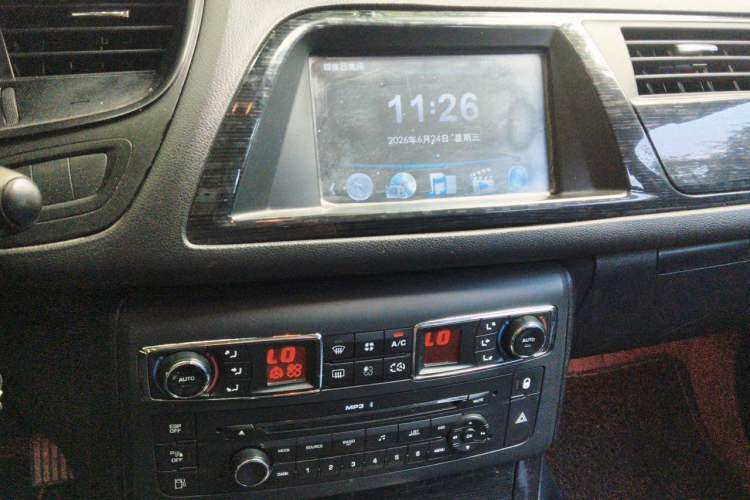 Used Citroen C5 2013 2.0L Automatic Luxury Model Audio And AC Panel