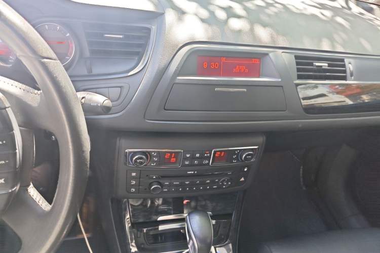 Used Citroen C5 2013 2.0L Automatic Luxury Model Audio And AC Panel