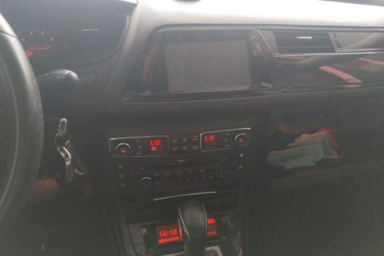 Used Citroen C5 2013 2.0L Automatic Luxury Model Audio And AC Panel