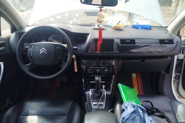 Used Citroen C5 2013 2.3L Automatic Prestige Edition Center Console