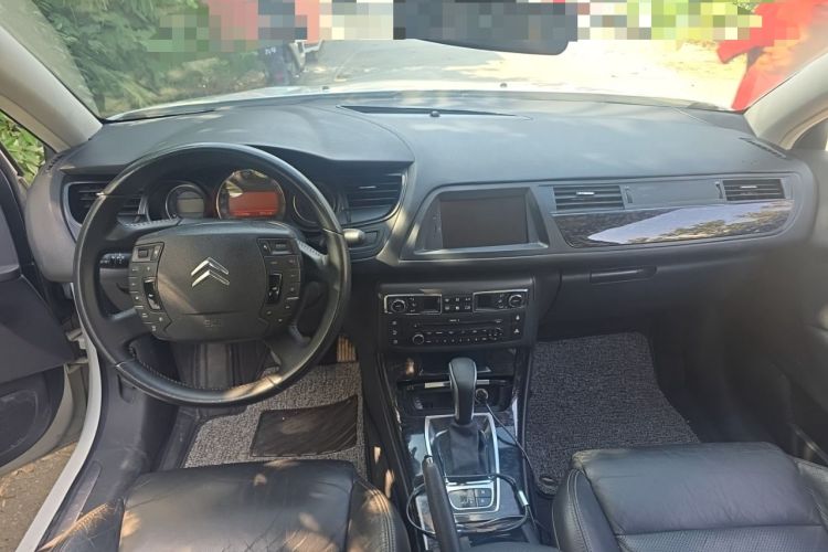 Used Citroen C5 2013 2.0L Automatic Luxury Model Center Console