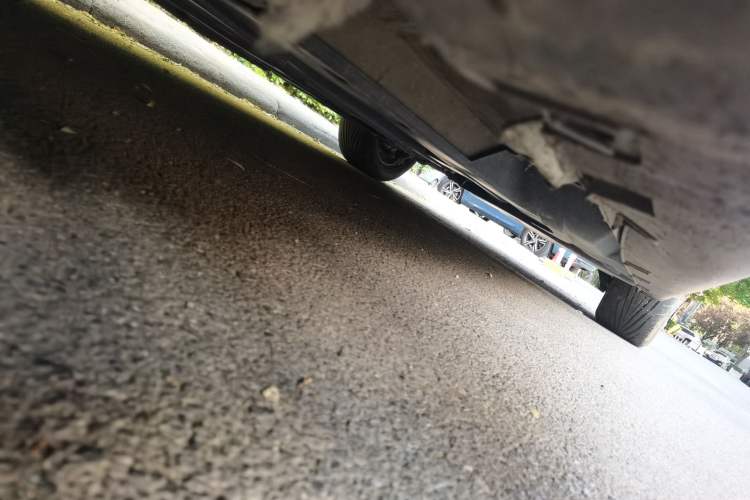 Used Citroen C5 2013 2.3L Automatic Zunyu Model Chassis Front Left