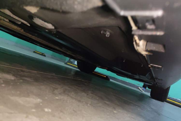 Used Citroen C5 2013 2.0L Automatic Luxury Model Chassis Front Left