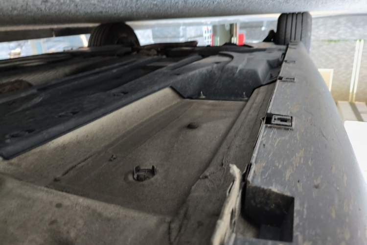 Used Citroen C5 2013 2.0L Automatic Luxury Model Chassis Front Right