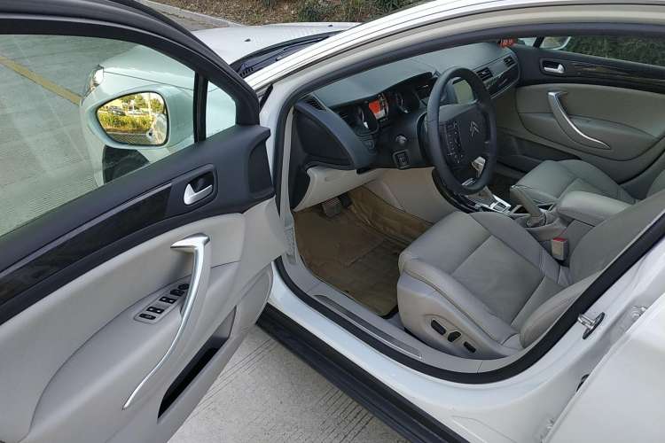 Used Citroen C5 2013 2.0L Automatic Luxury Model Driver Seat
