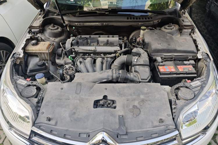 Used Citroen C5 2013 2.3L Automatic Enjoyment Model Engine Bay