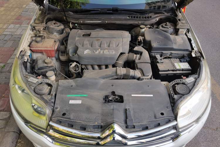Used Citroen C5 2013 2.3L Automatic Zunyu Model Engine Bay