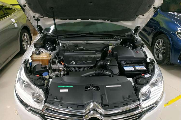 Used Citroen C5 2013 2.0L Automatic Luxury Model Engine Bay