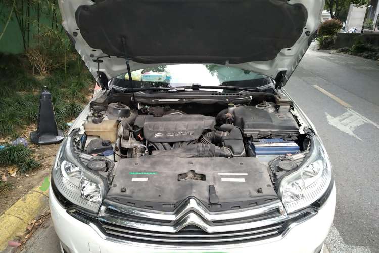 Used Citroen C5 2013 2.0L Automatic Luxury Model Engine Bay