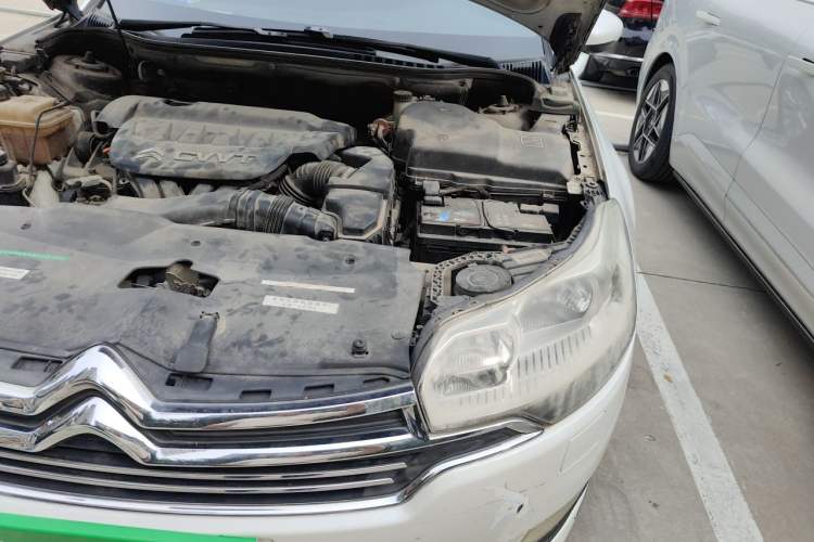 Used Citroen C5 2013 2.0L Automatic Luxury Model Engine Bay Left