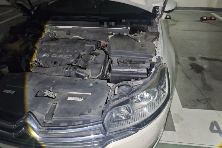 Used Citroen C5 2013 2.0L Automatic Luxury Model Engine Bay Left