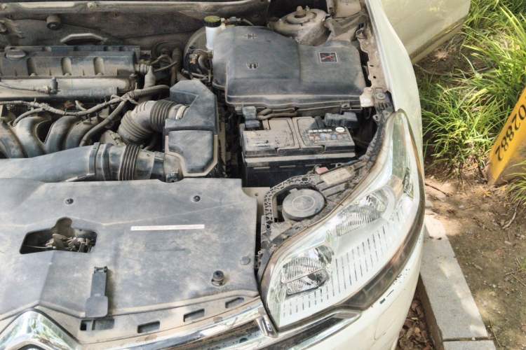 Used Citroen C5 2013 2.0L Automatic Luxury Model Engine Bay Left