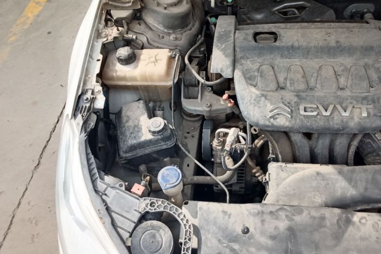 Used Citroen C5 2013 2.0L Automatic Luxury Model Engine Bay Right