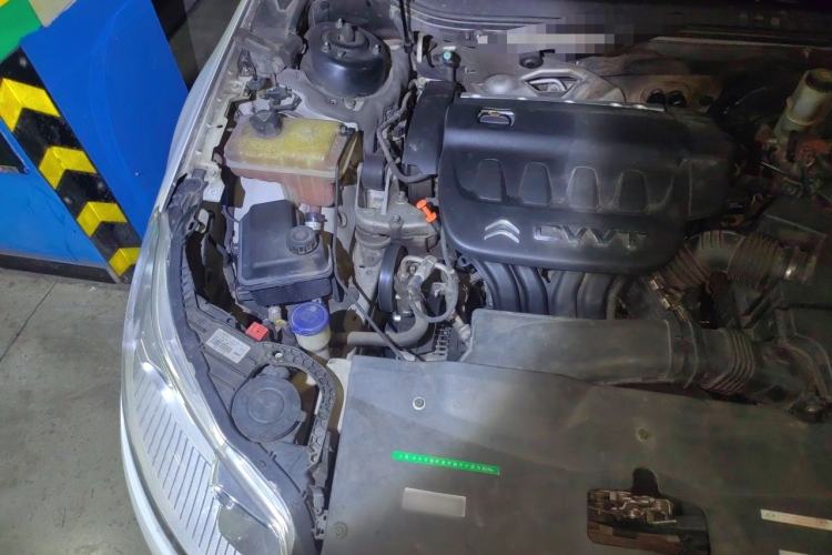 Used Citroen C5 2013 2.0L Automatic Enjoyment Model Engine Bay Right