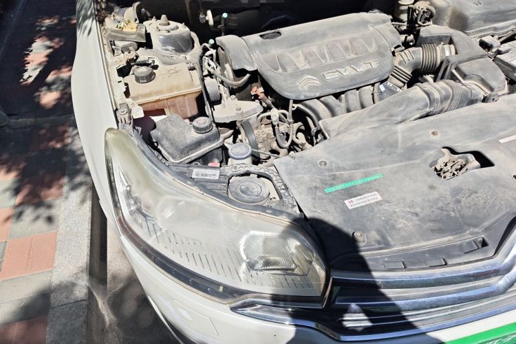 Used Citroen C5 2013 2.0L Automatic Luxury Model Engine Bay Right