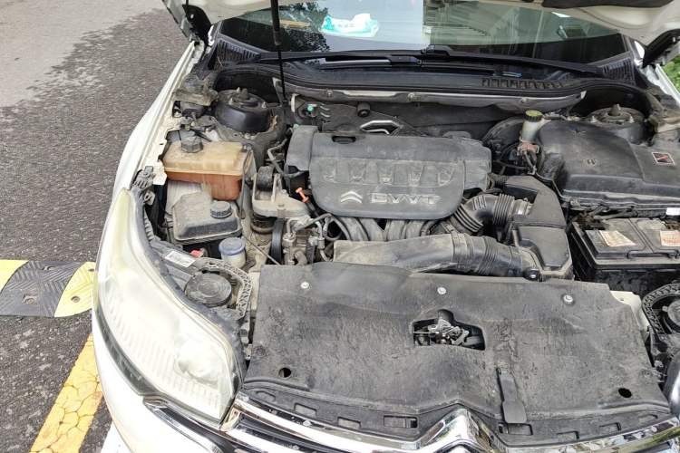 Used Citroen C5 2013 2.0L Automatic Luxury Model Engine Bay Right