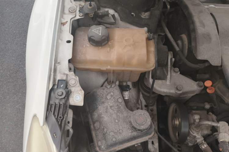 Used Citroen C5 2013 2.0L Automatic Luxury Model Engine Bay Right