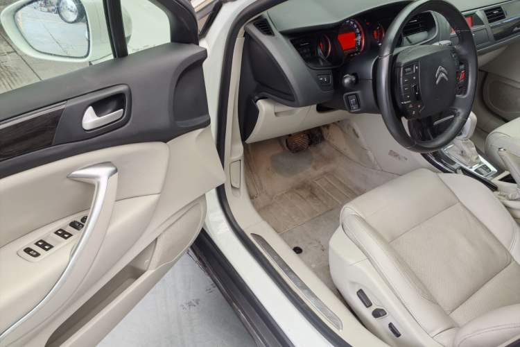 Used Citroen C5 2013 2.0L Automatic Luxury Model Exterior 7