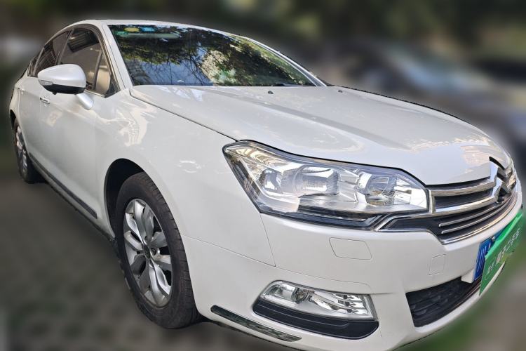 Used Citroen C5 2013 2.3L Automatic Enjoyment Model Front Right 45 Deg