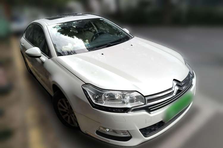 Used Citroen C5 2013 2.0L Automatic Luxury Model Front Right 45 Deg