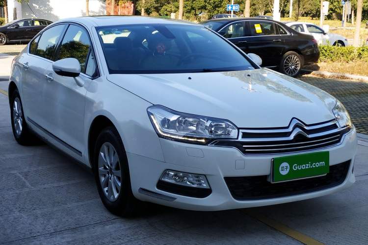 Used Citroen C5 2013 2.0L Automatic Luxury Model Front Right 45 Deg