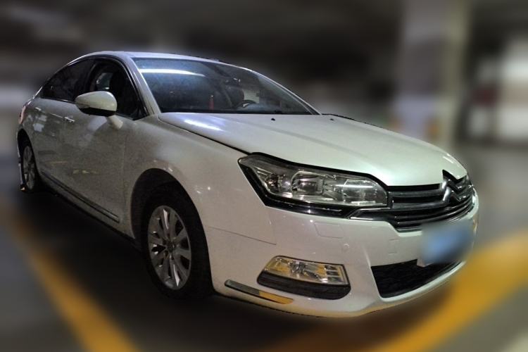 Used Citroen C5 2013 2.0L Automatic Luxury Model Front Right 45 Deg