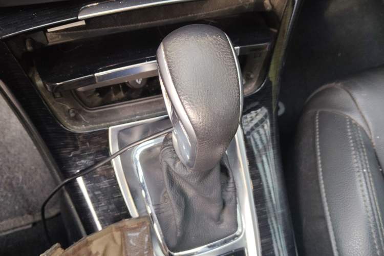 Used Citroen C5 2013 2.0L Automatic Luxury Model Gear Lever