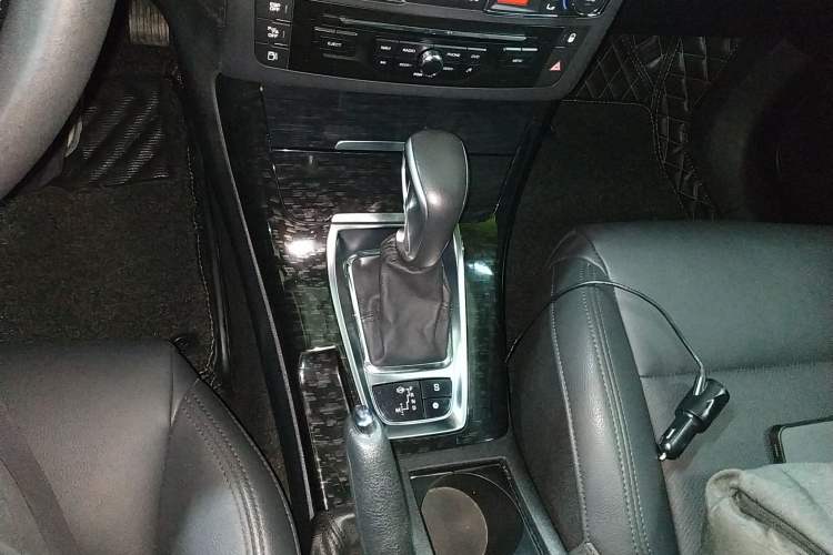 Used Citroen C5 2013 2.0L Automatic Luxury Model Gear Lever