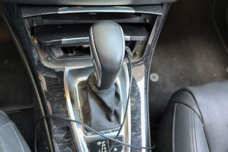 Used Citroen C5 2013 2.0L Automatic Luxury Model Gear Lever