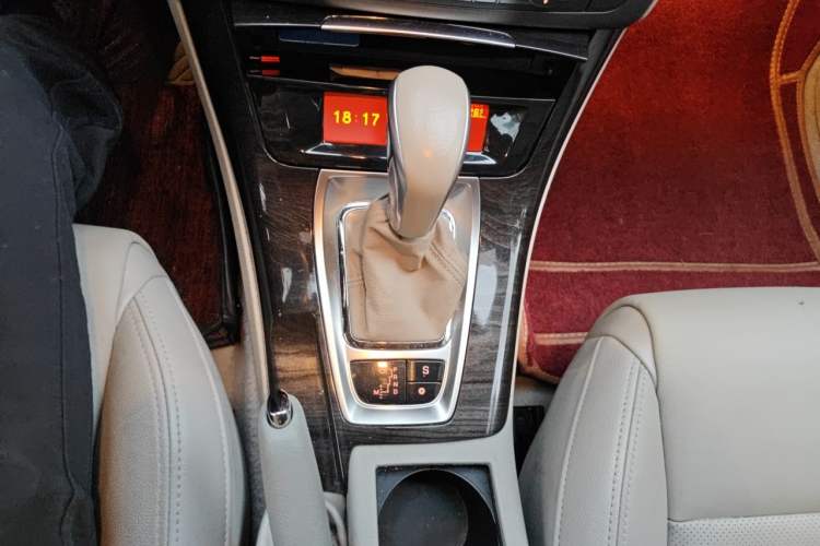 Used Citroen C5 2013 2.0L Automatic Luxury Model Gear Lever