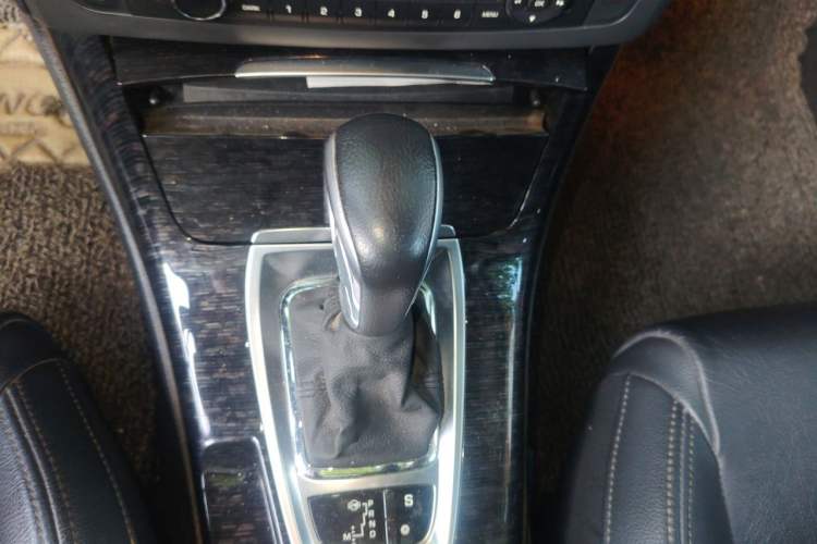 Used Citroen C5 2013 2.0L Automatic Luxury Model Gear Lever